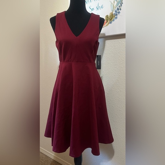 LULU’S Wine Red Midi Dress Size S - Picture 2 of 8